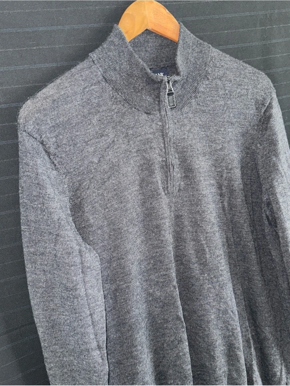 Jos A Bank Merino Wool Charcoal Gray 1/4 Zip Sweater Mens Tailored Fit Large